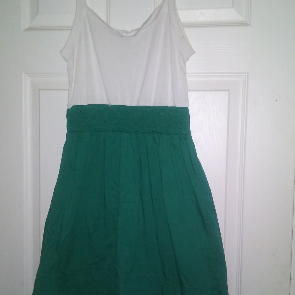 Dress - Picture 5 of 5